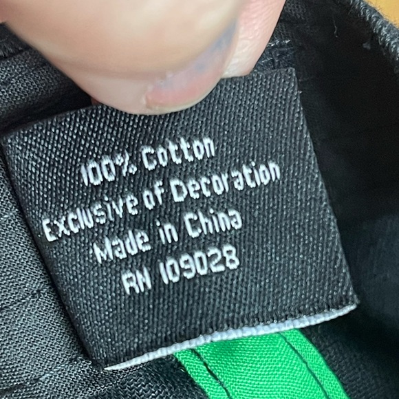 Deadmau5 black glow in the dark fly brimmed hat - Picture 6 of 6